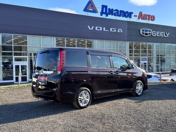 Toyota Noah III (R80) с пробегом 2015 года, цена 1 900 000 рублей, 178702 км, минивэн, Автокод Объявления