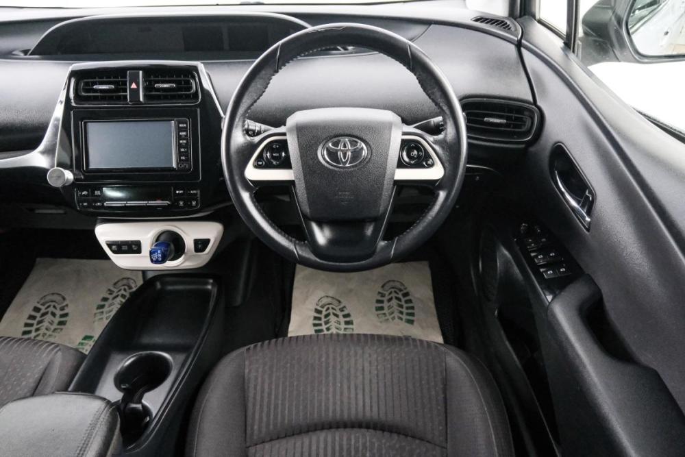 Toyota Prius IV (XW50) Красноярск  - изображение 14