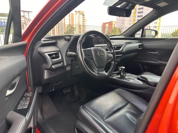 Lexus UX I с пробегом 2019 года, цена 2 415 000 рублей, 143951 км, внедорожник, Автокод Объявления