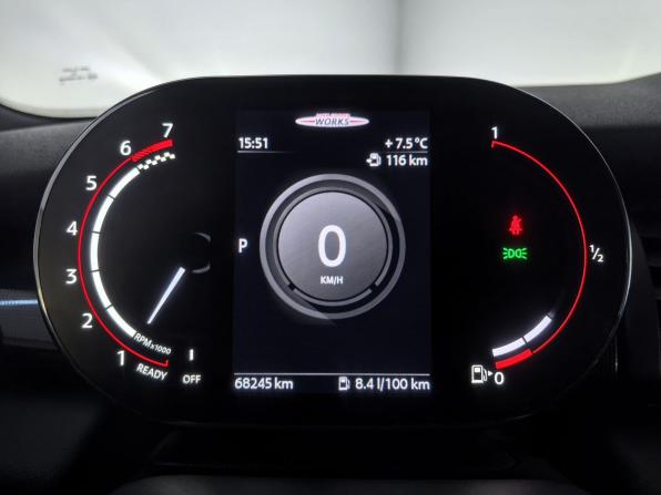 Mini Hatch III (F55/F56) Рестайлинг с пробегом 2020 года, цена 3 177 700 рублей, 68241 км, хэтчбек, Автокод Объявления