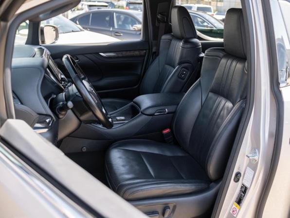 Toyota Alphard III Рестайлинг с пробегом 2019 года, цена 5 650 000 рублей, 142705 км, минивэн, Автокод Объявления