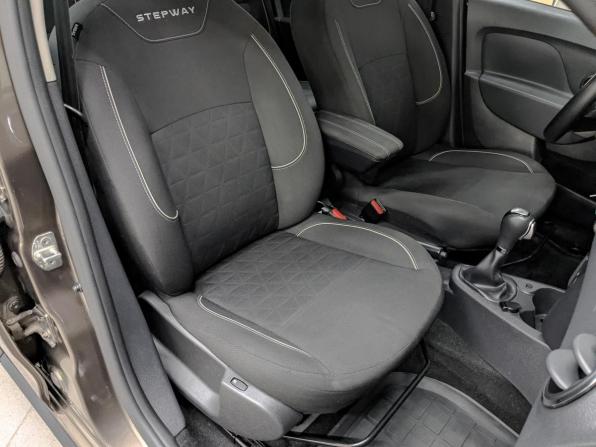 Renault Sandero II Рестайлинг с пробегом 2018 года, цена 1 150 000 рублей, 96424 км, хэтчбек, Автокод Объявления