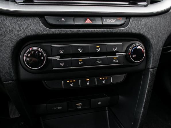 Kia Ceed III Рестайлинг с пробегом 2022 года, цена 2 260 000 рублей, 41418 км, универсал, Автокод Объявления