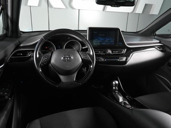 Toyota C-HR I с пробегом 2018 года, цена 2 435 000 рублей, 43903 км, внедорожник, Автокод Объявления