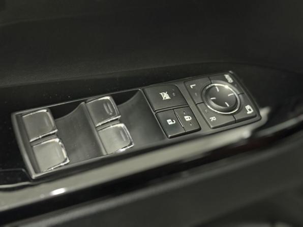 Lexus LX III Рестайлинг 2 с пробегом 2018 года, цена 9 300 000 рублей, 76845 км, внедорожник, Автокод Объявления