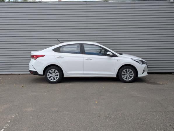 Hyundai Solaris II Рестайлинг с пробегом 2022 года, цена 1 565 000 рублей, 106067 км, седан, Автокод Объявления