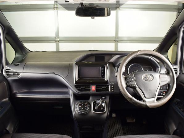 Toyota Voxy III (R80) с пробегом 2015 года, цена 1 450 995 рублей, 226884 км, минивэн, Автокод Объявления