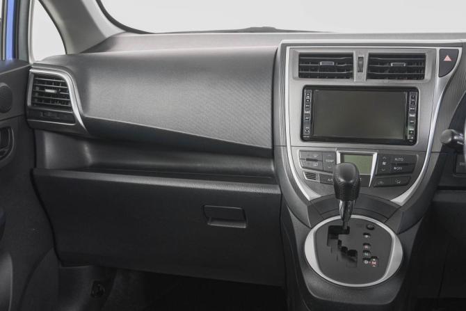 Toyota Ractis II с пробегом 2010 года, цена 879 000 рублей, 173000 км, хэтчбек, Автокод Объявления