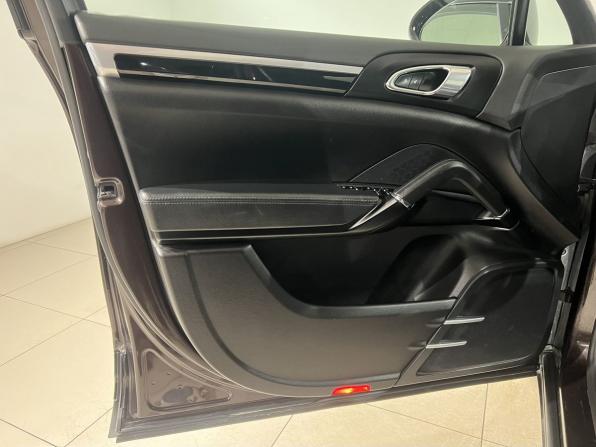 Porsche Cayenne II Рестайлинг (958) с пробегом 2016 года, цена 3 399 000 рублей, 254034 км, внедорожник, Автокод Объявления