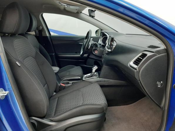 Kia Ceed III с пробегом 2019 года, цена 1 190 000 рублей, 236680 км, универсал, Автокод Объявления