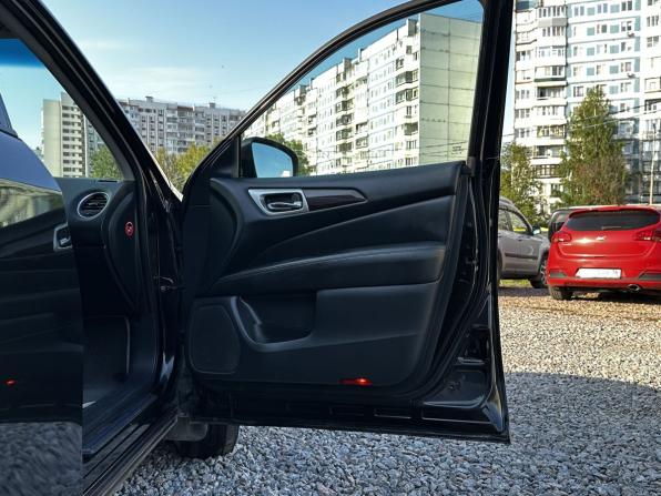 Nissan Pathfinder IV с пробегом 2015 года, цена 1 325 000 рублей, 228504 км, внедорожник, Автокод Объявления