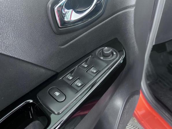 Renault Kaptur I с пробегом 2018 года, цена 1 354 000 рублей, 97513 км, внедорожник, Автокод Объявления