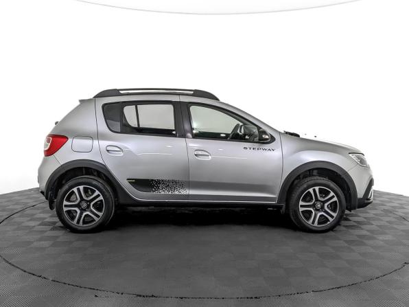 Renault Sandero II Рестайлинг с пробегом 2022 года, цена 1 435 000 рублей, 24650 км, хэтчбек, Автокод Объявления