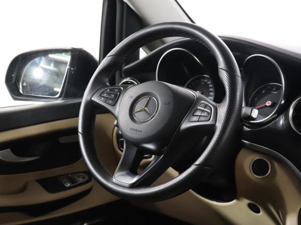Mercedes-Benz V-Класс III (W447) Рестайлинг с пробегом 2021 года, цена 7 000 000 рублей, 62345 км, минивэн, Автокод Объявления