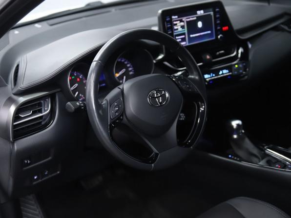Toyota C-HR I Рестайлинг с пробегом 2022 года, цена 2 750 000 рублей, 49248 км, внедорожник, Автокод Объявления