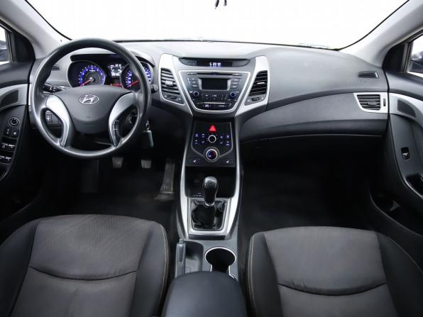 Hyundai Elantra V (MD) Рестайлинг с пробегом 2015 года, цена 950 000 рублей, 292158 км, седан, Автокод Объявления