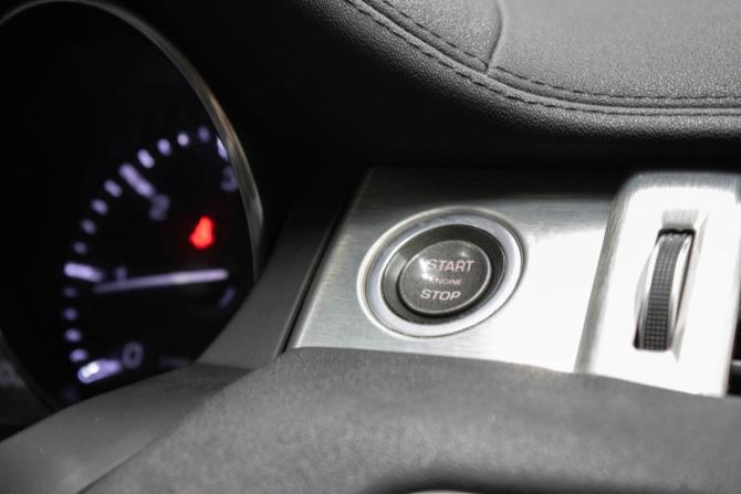 Land Rover Range Rover Evoque I с пробегом 2015 года, цена 2 199 000 рублей, 155306 км, внедорожник, Автокод Объявления