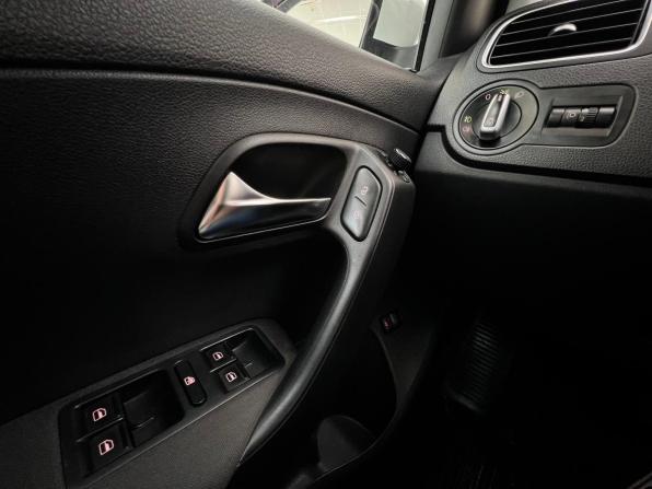 Volkswagen Polo V с пробегом 2012 года, цена 730 000 рублей, 248300 км, седан, Автокод Объявления