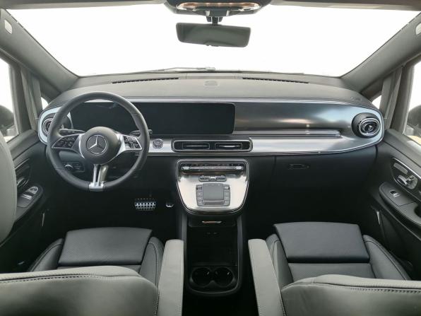 Mercedes-Benz V-Класс III (W447) Рестайлинг 2 с пробегом 2024 года, цена 12 850 000 рублей, 17 км, минивэн, Автокод Объявления