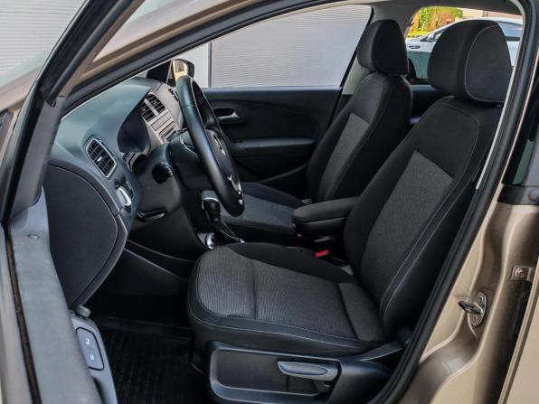 Volkswagen Polo V Рестайлинг с пробегом 2017 года, цена 1 220 000 рублей, 95569 км, седан, Автокод Объявления