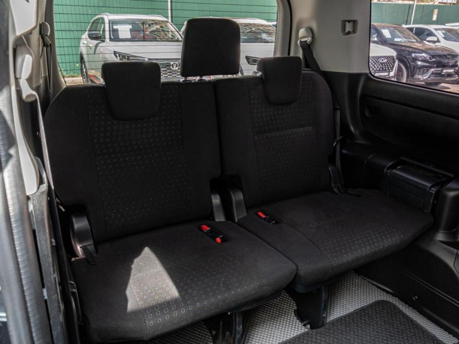 Toyota Voxy III (R80) Краснодар  - изображение 12