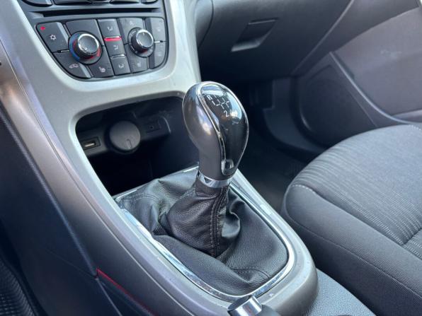 Opel Astra J с пробегом 2012 года, цена 595 000 рублей, 218000 км, хэтчбек, Автокод Объявления