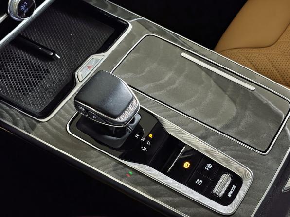 Hongqi HS5 I Рестайлинг с пробегом 2023 года, цена 3 050 000 рублей, 53986 км, внедорожник, Автокод Объявления