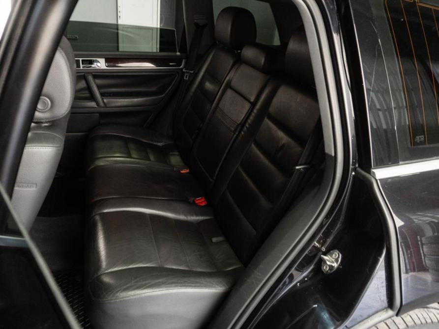 Volkswagen Touareg I Рестайлинг Тюмень  - изображение 9