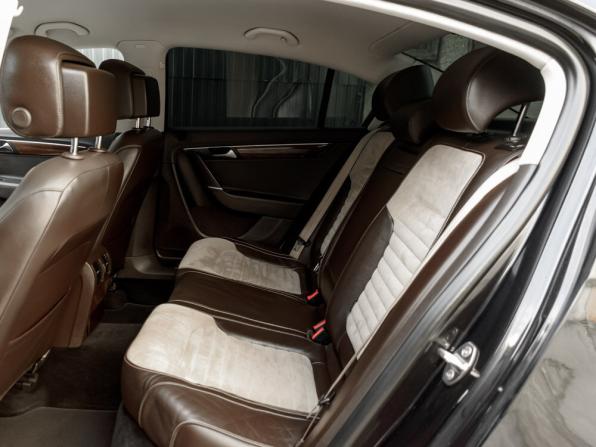 Volkswagen Passat B7 с пробегом 2011 года, цена 930 000 рублей, 341957 км, седан, Автокод Объявления