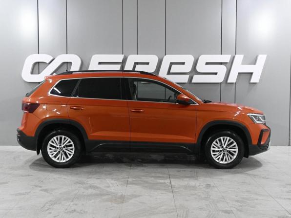 Volkswagen Taos I с пробегом 2022 года, цена 2 889 000 рублей, 24362 км, внедорожник, Автокод Объявления