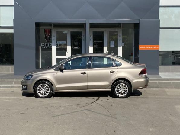 Volkswagen Polo V Рестайлинг с пробегом 2018 года, цена 1 265 000 рублей, 106000 км, седан, Автокод Объявления