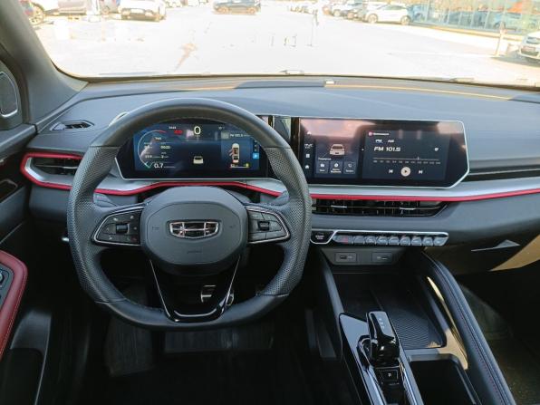 Geely Coolray I Рестайлинг с пробегом 2023 года, цена 2 015 000 рублей, 28219 км, внедорожник, Автокод Объявления