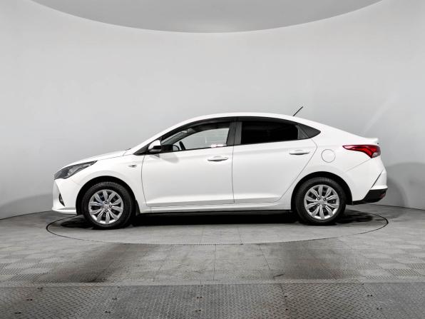 Hyundai Solaris II Рестайлинг с пробегом 2022 года, цена 1 700 000 рублей, 92492 км, седан, Автокод Объявления