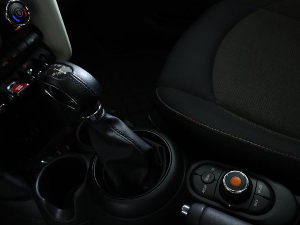 Mini Hatch III (F55/F56) с пробегом 2017 года, цена 1 800 000 рублей, 81000 км, хэтчбек, Автокод Объявления
