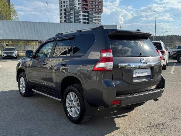 Toyota Land Cruiser Prado 150 Series Рестайлинг 1 с пробегом 2014 года, цена 3 570 000 рублей, 243494 км, внедорожник, Автокод Объявления