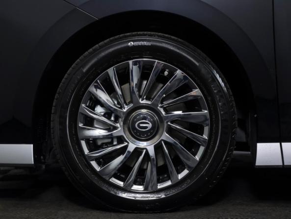 GAC M8 с пробегом 2024 года, цена 4 800 000 рублей, 27952 км, минивэн, Автокод Объявления