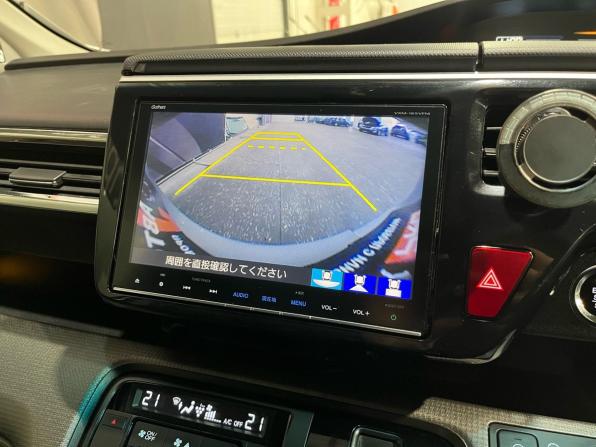 Honda Stepwgn V с пробегом 2015 года, цена 1 630 000 рублей, 251269 км, минивэн, Автокод Объявления