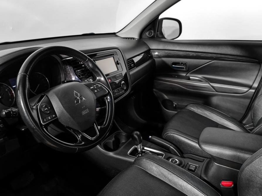Mitsubishi Outlander III Рестайлинг 2 Санкт-Петербург  - изображение 9