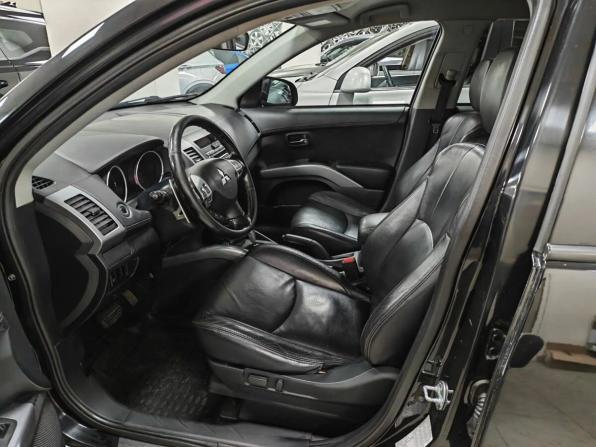 Mitsubishi Outlander II Рестайлинг с пробегом 2010 года, цена 899 000 рублей, 252800 км, внедорожник, Автокод Объявления