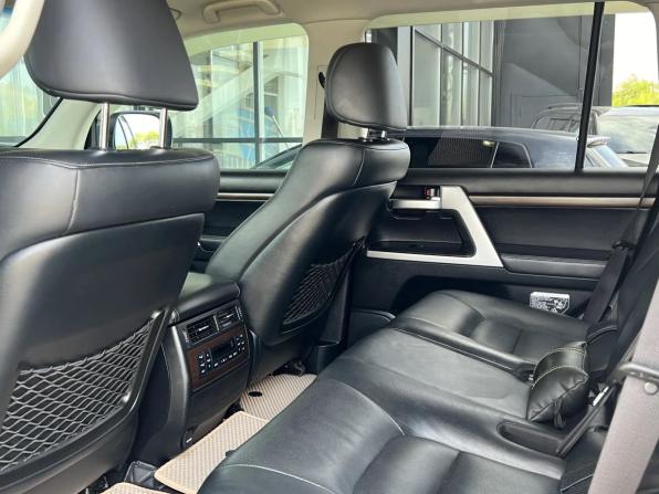 Toyota Land Cruiser 200 Series Рестайлинг 2 с пробегом 2019 года, цена 6 399 000 рублей, 180132 км, внедорожник, Автокод Объявления