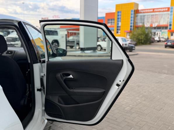 Volkswagen Polo V Рестайлинг с пробегом 2015 года, цена 850 000 рублей, 135935 км, седан, Автокод Объявления