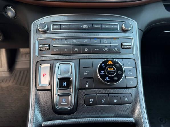 Hyundai Santa Fe IV Рестайлинг с пробегом 2022 года, цена 3 150 000 рублей, 134000 км, внедорожник, Автокод Объявления