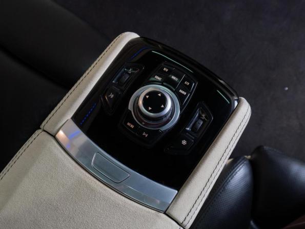 Mercedes-Benz Viano I (W639) Рестайлинг с пробегом 2014 года, цена 2 300 000 рублей, 174857 км, минивэн, Автокод Объявления