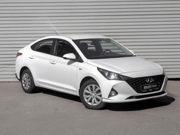 Hyundai Solaris II Рестайлинг с пробегом 2022 года, цена 1 665 000 рублей, 68053 км, седан, Автокод Объявления