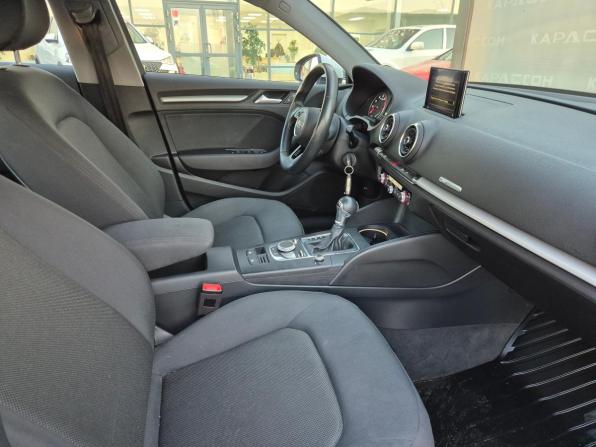 Audi A3 III (8V) Рестайлинг с пробегом 2019 года, цена 2 240 000 рублей, 40213 км, седан, Автокод Объявления