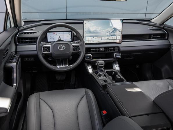 Toyota RAV4 VI (XA60) с пробегом 2026 года, цена 4 230 000 рублей, 40 км, внедорожник, Автокод Объявления