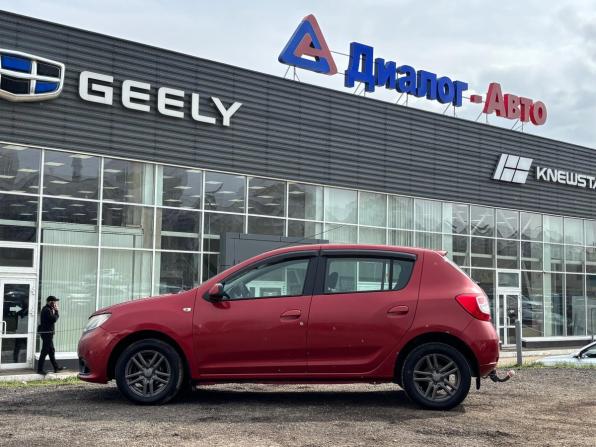 Renault Sandero II с пробегом 2014 года, цена 610 000 рублей, 219536 км, хэтчбек, Автокод Объявления