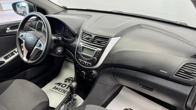 Hyundai Solaris I с пробегом 2011 года, цена 720 000 рублей, 231042 км, хэтчбек, Автокод Объявления