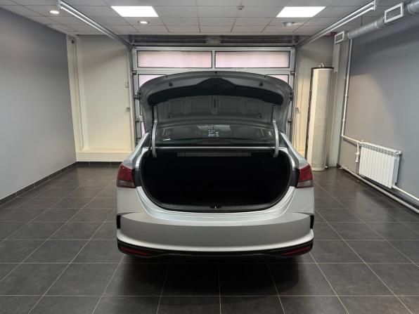 Hyundai Solaris II Рестайлинг с пробегом 2021 года, цена 1 345 000 рублей, 132030 км, седан, Автокод Объявления