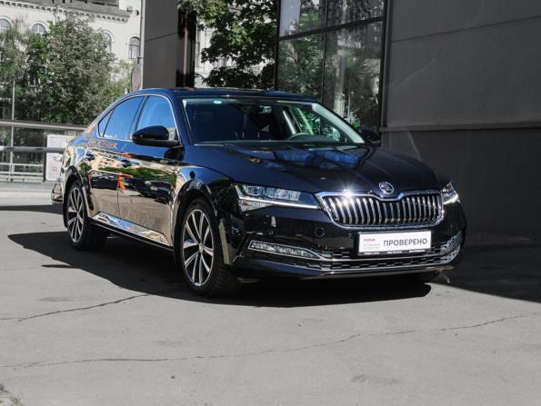 Skoda Superb III Рестайлинг с пробегом 2024 года, цена 3 750 000 рублей, 8983 км, лифтбек, Автокод Объявления